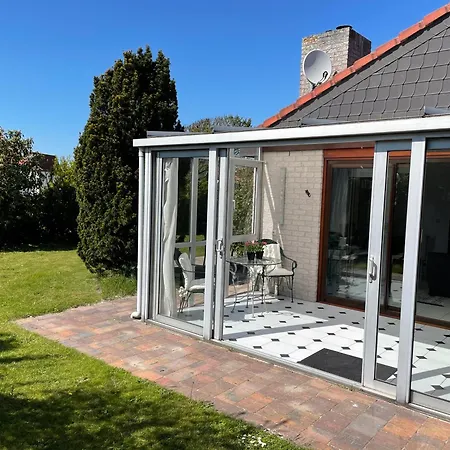 Yperhof 25 Tatil Evi *